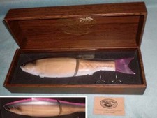 Roman Made Mother Chaser Original Color Wood Pink Rare Fishing Lure New 