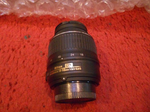 Nikon NIKKOR AF-S 18-55mm f/3.5-5.6 G DX VR Lens - Picture 2 of 7