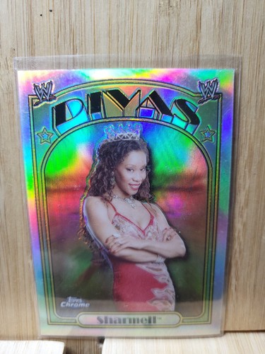 SHARMELL🏆2007 Topps Chrome WWE Heritage DIVAS  REFRACTOR Card🏆FREE POST  - Picture 1 of 2