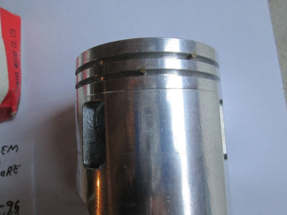  YAMAHA 1967-69 YR1 / YR2 / YR2C / R3 OEM NOS СТАНДАРТНЫЙ ПОРШЕНЬ 235-11631-00-96 - Изображение 2 из 4