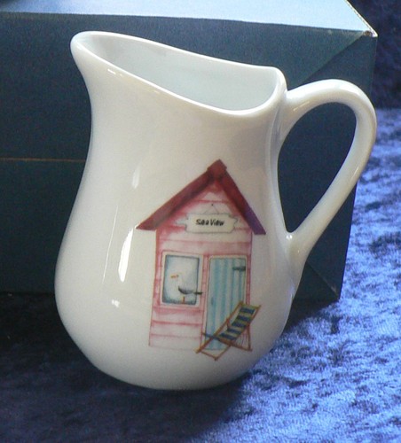 Beach Huts porcelain cream/milk jug - small 0.125 litres 3 cols - Picture 2 of 4