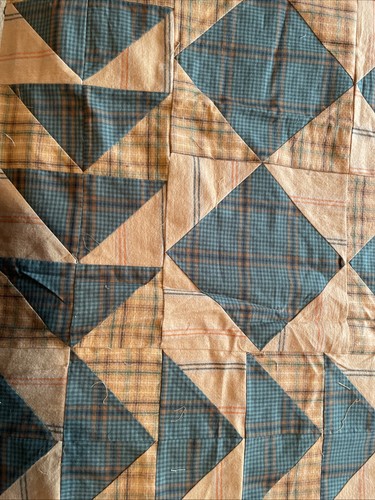 Vintage Quilt Top Forest Green & Tan Plaids Machine Stitched Cabin Style 68X54” - Bild 4 von 11