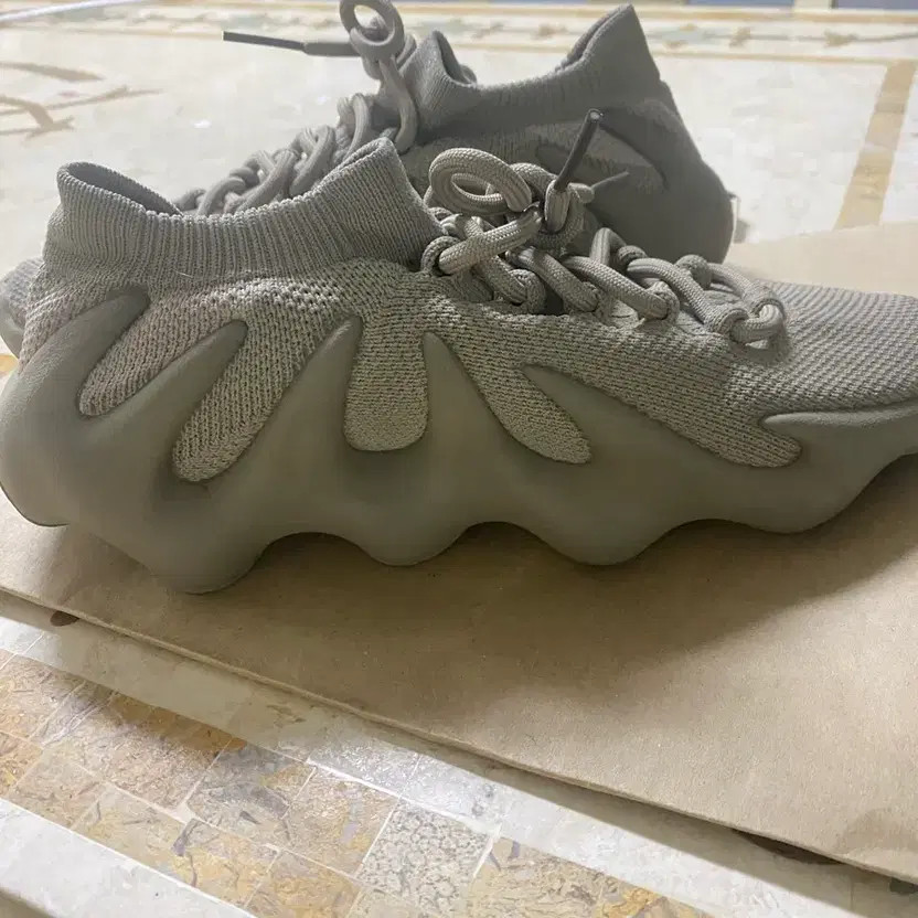 Adidas Yeezy 450 Grey Sneakers Size 235 Lightly Used thumbnail 3