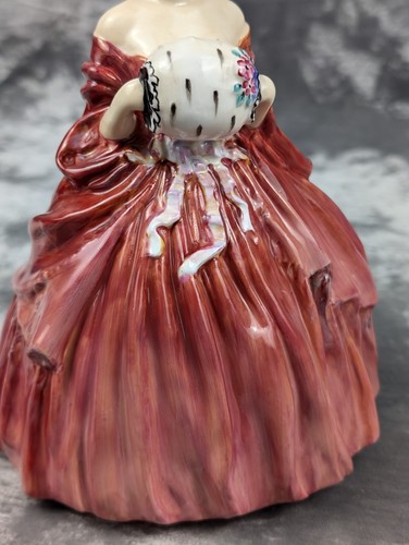 Figura Royal Doulton Genevieve H.N. Sombrero azul 1962 colores vibrantes ligeramente usado - Imagen 12 de 23