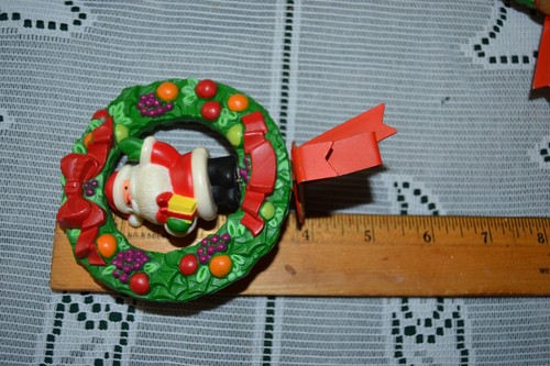 Vintage Christmas ~ 2 Hallmark Santa in a decorated Wreath Stocking Hangers - Picture 9 of 12