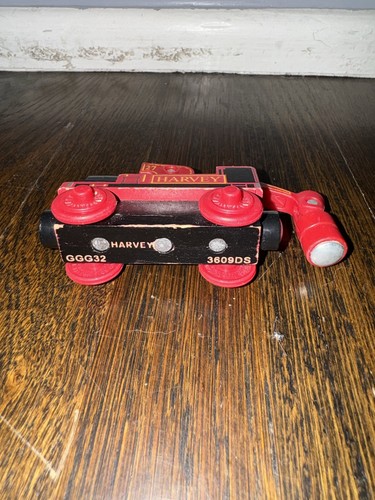 Thomas & Friends Harvey Wooden Red Crane Tank Engine Railway Rare 2018 - GGG32 - Picture 6 of 7