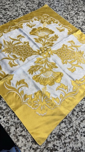 Bufanda Tory Burch Seda Estampado Hawaiano Amarillo/Blanco Nueva con Etiquetas Increíblemente Hermosa - Imagen 1 de 8