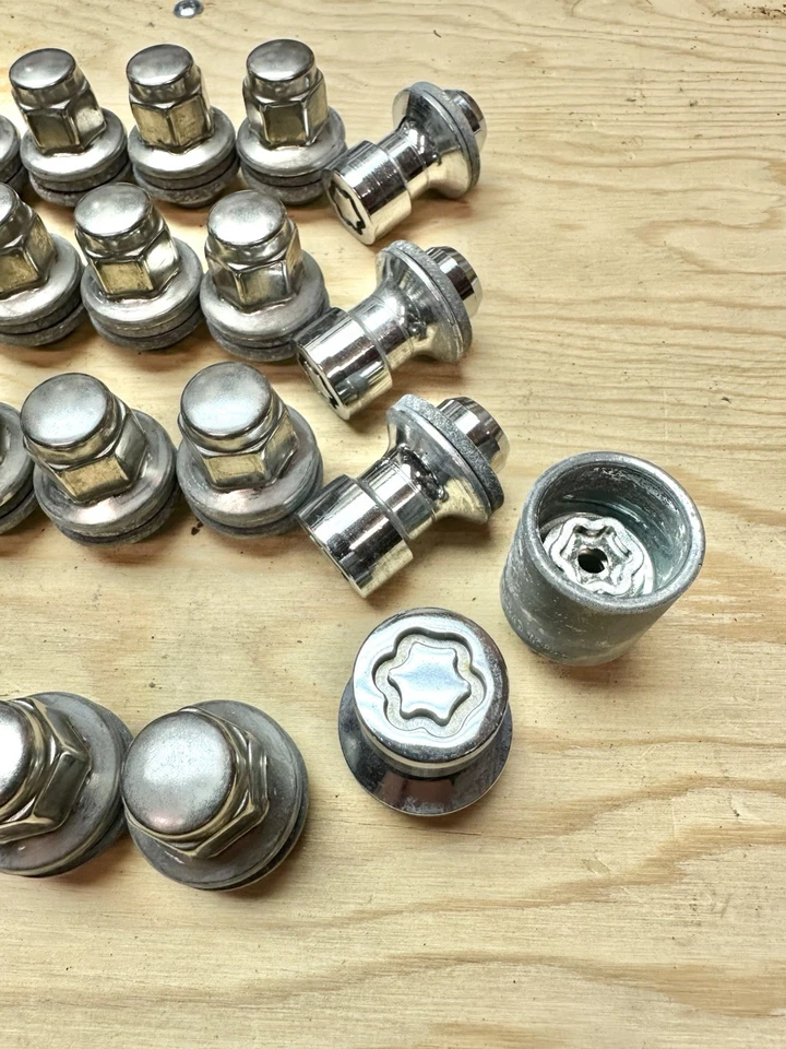 2016 2017 2018 JAGUAR XF WHEEL RIM LUG NUT SET  OEM Factory 20 W/ Locks  And Key - Image 2 of 4