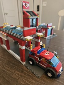 LEGO City: Fire Station w 2 Vehicles (7945) - 100% Complete, used w 2 Instructns