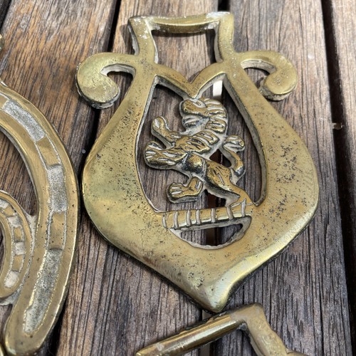 Mixed Bundle Of Antique & Vintage Horse Brasses x16 1.1 Kg Approx - Picture 5 of 19