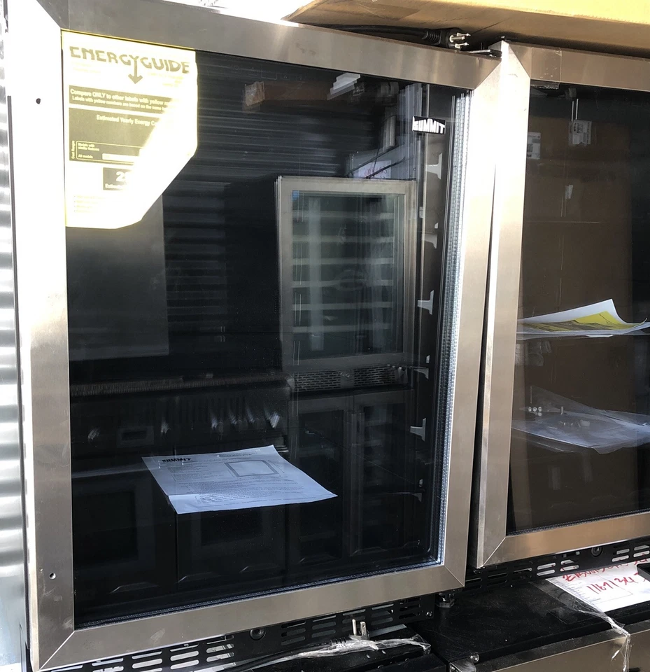 Centro de bebidas bajo encimera Summit AL57G de 24 pulgadas Foto 2 de 4