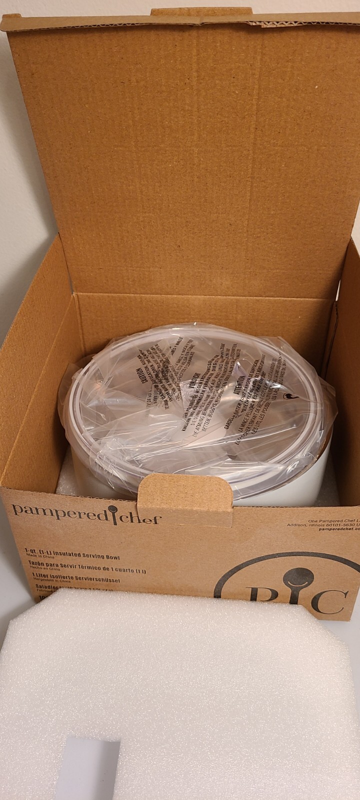 New Pampered Chef 1qt Insulated Serving Bowl with Lid NIB Retails for