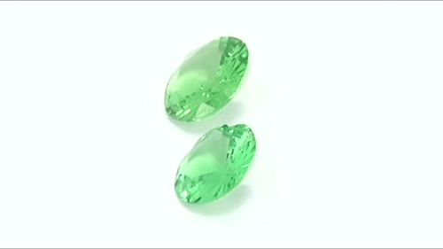 Granate Tsavorite 0,40 quilates raro color verde 100% tierra natural extraída de Tanzania - Vídeo 1 de 1