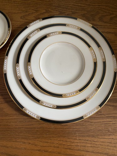 LENOX PRESIDENTIAL COLLECTION HANCOCK GOLD FIVE PC PLACE SETTING FOR TEN - Picture 8 of 11