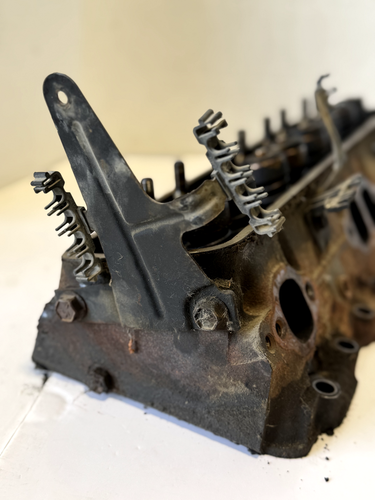 1991 GMC C1500 305 ENGINE TBI CYLINDER HEAD USED FOR REFURBISH OEM - Picture 4 of 17