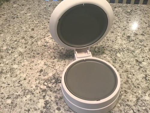 Pampered Chef CLOSE and CUT for Bagels, Fruits & Vegetables - Picture 2 of 4