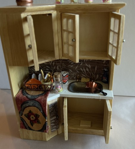 MINIATURE DOLLHOUSE 1:12 Maple Kitchen Cabinets W Working Doors W/Dishes Etc - Picture 6 of 8