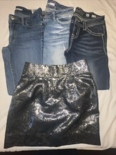 Women?s 4pc Clothing Bundle Size 26 - LEVI- MissMe - Joe?s Jeans- Silence Noise