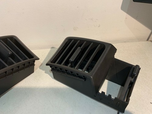 Porsche 968 944 Dash Air Vents 944.572.252.00 944 Black matched Pair VENTS C94 - Picture 3 of 6