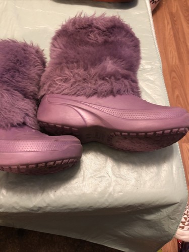 Crocs Girls Powder Furry Faux Fur Rain Snow Boots Purple Rubber Size 1/3 J - Picture 2 of 7
