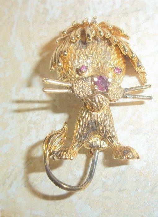 Les Bernard Sterling Vermeil Lion, Cat Pin, Heavy Textured And Ruby Accents Les Bernard Sterling Vermeil Lion, Cat Pin, Heavy Textured And Ruby Accents
