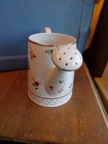 Royal Albert Old Country Roses Large Watering Can/Vase - Picture 2 of 8