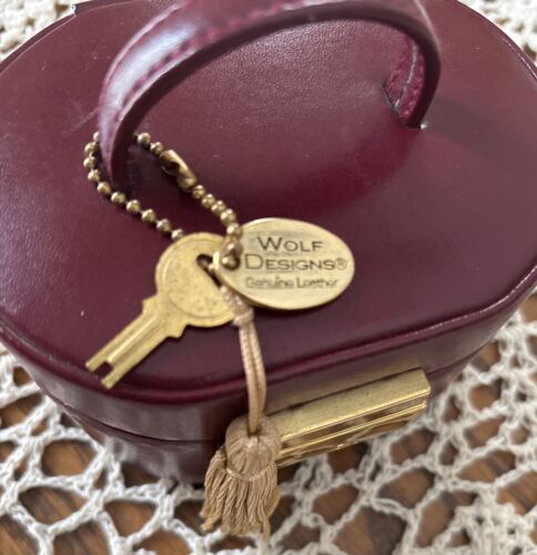 Wolf Designs Schmuckkästchen "echtes" Leder rot Vintage mit Schlüssel & Quaste - Bild 2 von 5