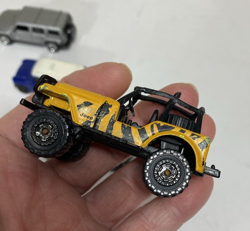 Lote Mixto De 4 Coches Matchbox Jeep Rescue Austin Mini Hummer Más - Imagen 3 de 24