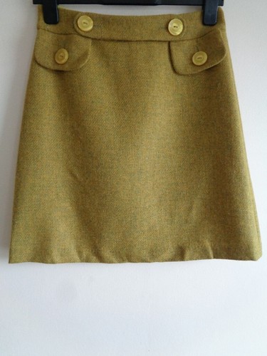 HOBBS MUSTARD WOOL SKIRT WITH FAUX POCKETS AND HALF BELT DETAIL - SIZE 8