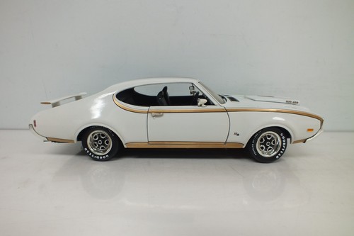 1969 Hurst Oldsmobile 442 ERTL 1:18 Die Cast