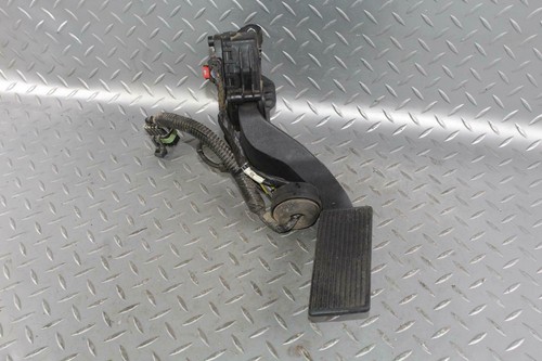 06-07 SIERRA 2500 Diesel Electronic Throttle Accelerator Pedal Drive By Wire OEM - Picture 2 of 12
