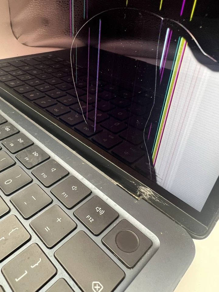 Apple MacBook Air 13-inch M2 8GB RAM 256GB SSD Midnight - Image 2 of 4