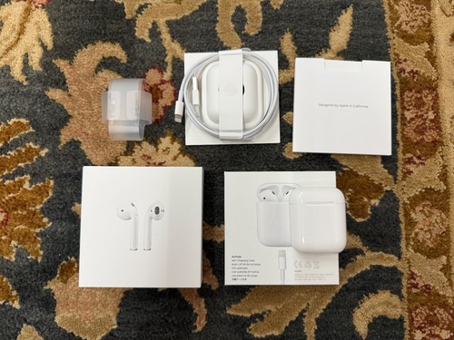 Used Good Condition Apple AirPods 2nd Generation with Charging Case and Box