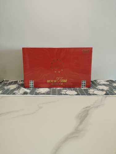 Pokémon TCG Chinese Set Charizard & Mewtwo VSTAR 2024 Box Regalo NUOVI SIGILLATI - Foto 2 di 9