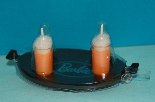 Vintage Barbie FRIDAY NIGHT DATE #979 Tablett Orangensaft Gläser Strohhalme NEU REPRO - Bild 2 von 3