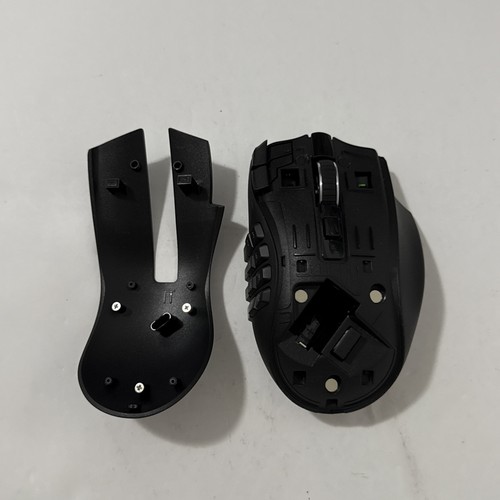 Razer Naga V2 HyperSpeed Wireless Gaming Mouse RZ01-0360 With Receiver - Picture 12 of 12