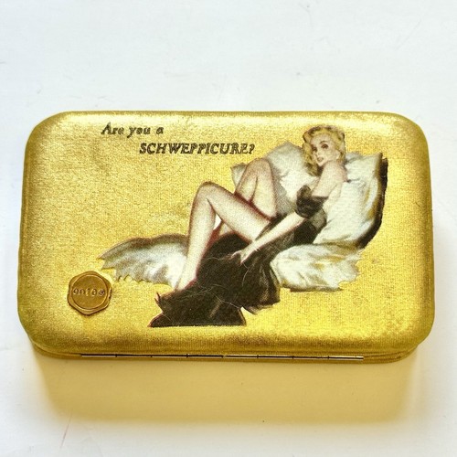 SCHWEPPES Pin Up Girl Karten Zigarettenetui Clutch Vintage Ad Schweppiküre 4,5" - Bild 1 von 9