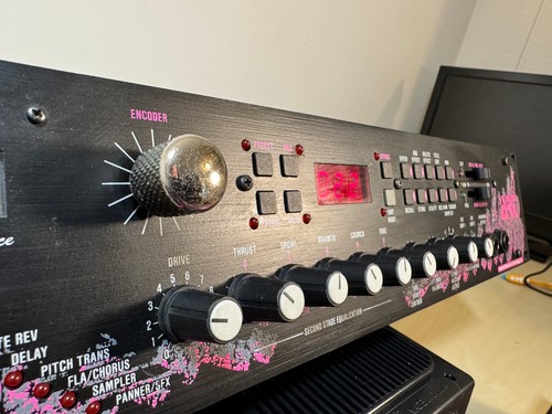 ART SGX 2000 - 90s Tube Preamp & Effects Processor + ART X-15 Ultrafoot - 1991 - Bild 9 von 20