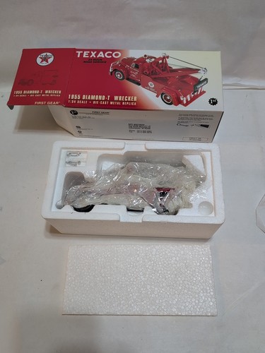 1st Gear 1955 Diamond T Wrecker 1:34 Scale Awalt Oil NIB - Picture 2 of 6