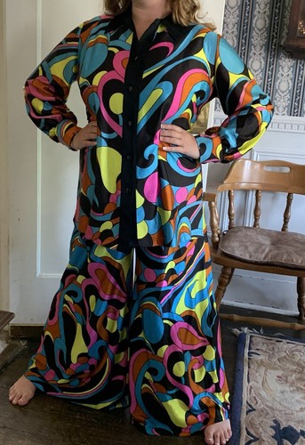 Vintage Dutchmaid 2 Piece 70s Set Psychodelic Size 16 Retro Point Collar