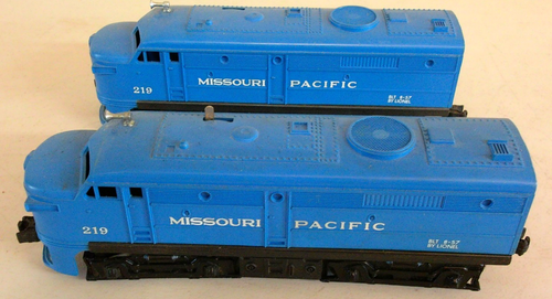 LIONEL TRAINS 219 MISSOURI PACIFIC AA ALCO DIESEL LOCOMOTIVE Powered & Dummy - 第 3/5 張圖片