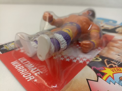 Ultimate Warrior 1992 OFFICIAL WRESTLING WWF HASBRO MOC-ZR-P5 - Imagen 5 de 11