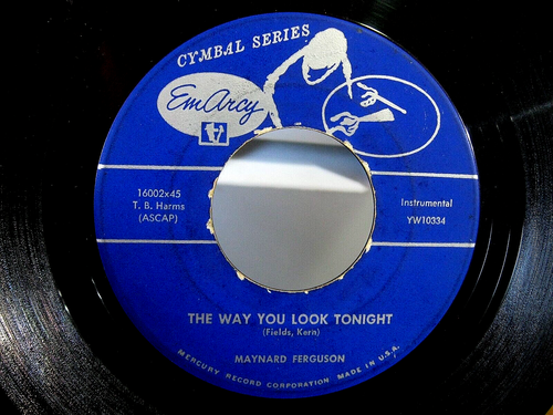 MAYNARD FERGUSON EmArcy JAZZ 45 LONELY TOWN / The Way You Look Tonight VG+ Vinyl - Foto 2 di 3