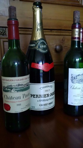 Leere Weinflaschen Bordeaux - noble, alte Weine - als Deko - Bild 3 von 4