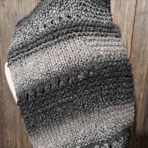 NEW Gray Shawl Scarf Wrap Boho Fringed Handmade Hand Knit Knitted Fringe Eyelet - Picture 6 of 9
