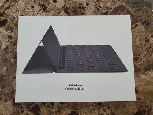 Apple IPadPro 10.5" Smart Cover Case - Folio Gray (MU7P2ZM/A) - Picture 1 of 6