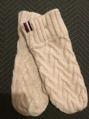 Tommy Hilfiger Mittens, Pink knitted, Super cute, - Picture 2 of 4