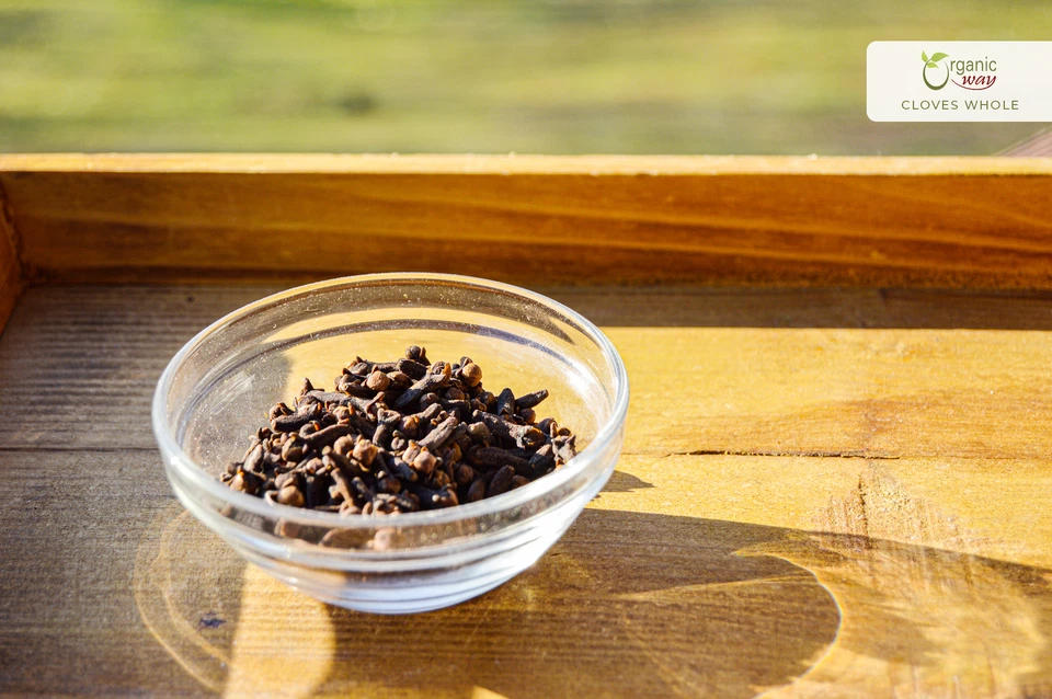 Clavos enteros seleccionados a mano Organic Way - orgánicos, kosher y certificados por el USDA Foto 4 de 4