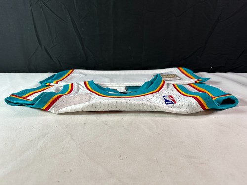 Mitchell & Ness Herren White Pistons 1998-99 Grant Hill 33 Trikot Größe Small - Bild 4 von 12