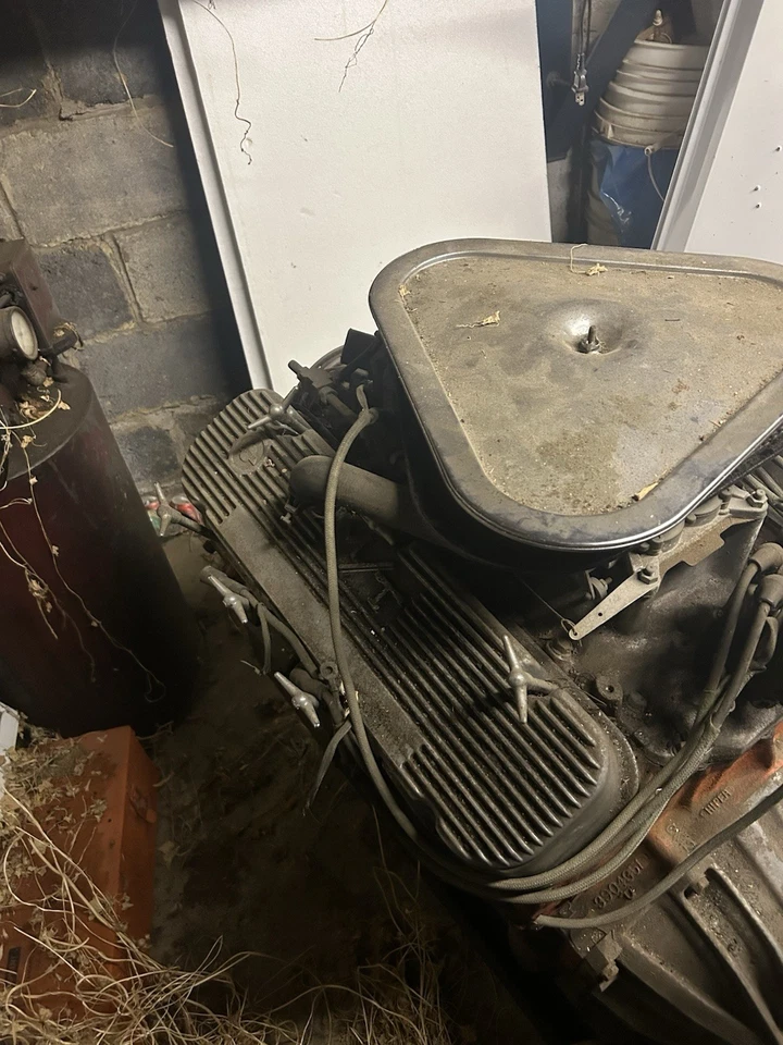 Motor de carro clássico 1968 Corvette 427 polegadas cúbicas - Imagem 3 de 4